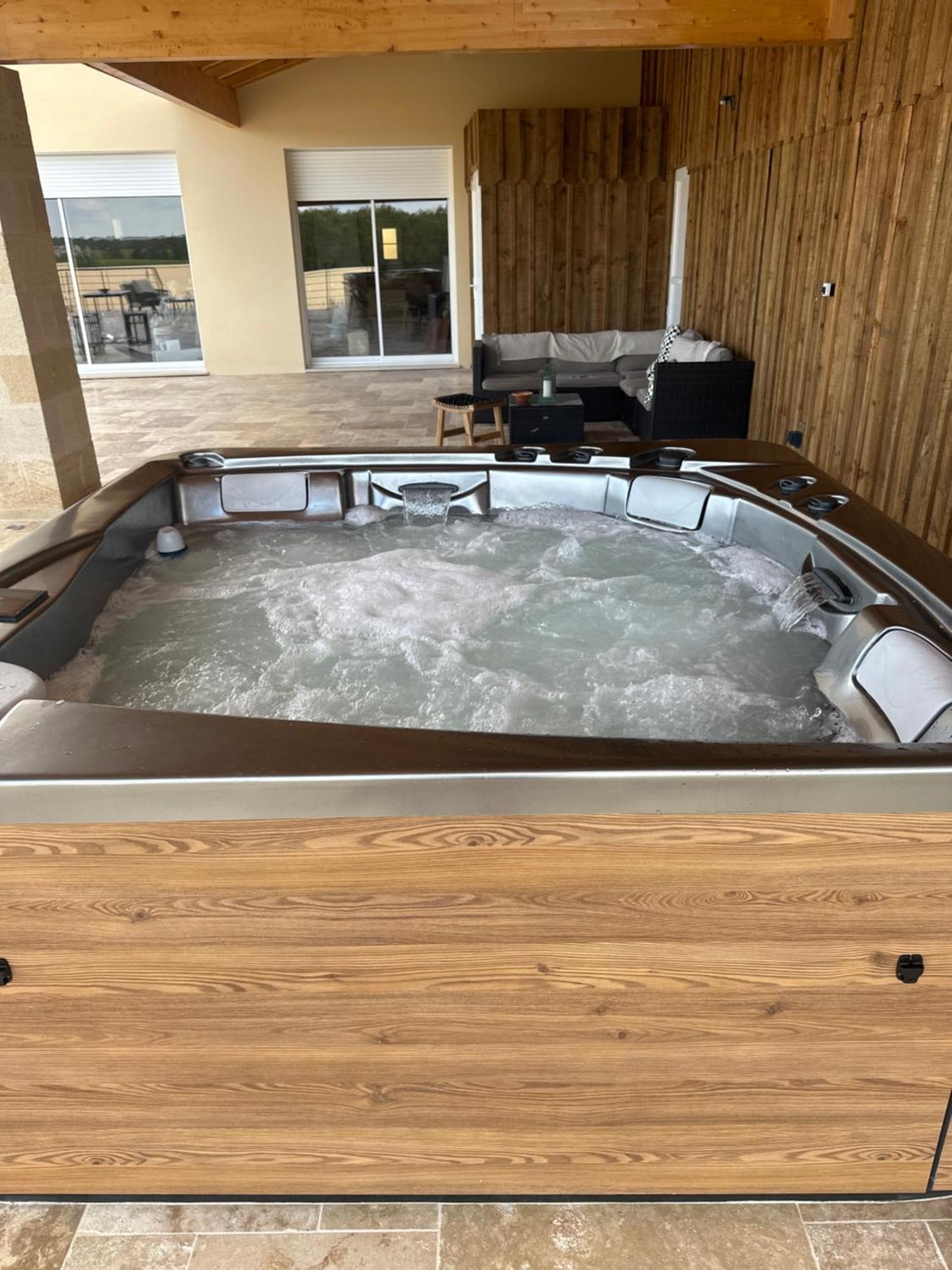 Dynastie - Le Repaire De Maltus "Gites & Spa" Lussac  Esterno foto